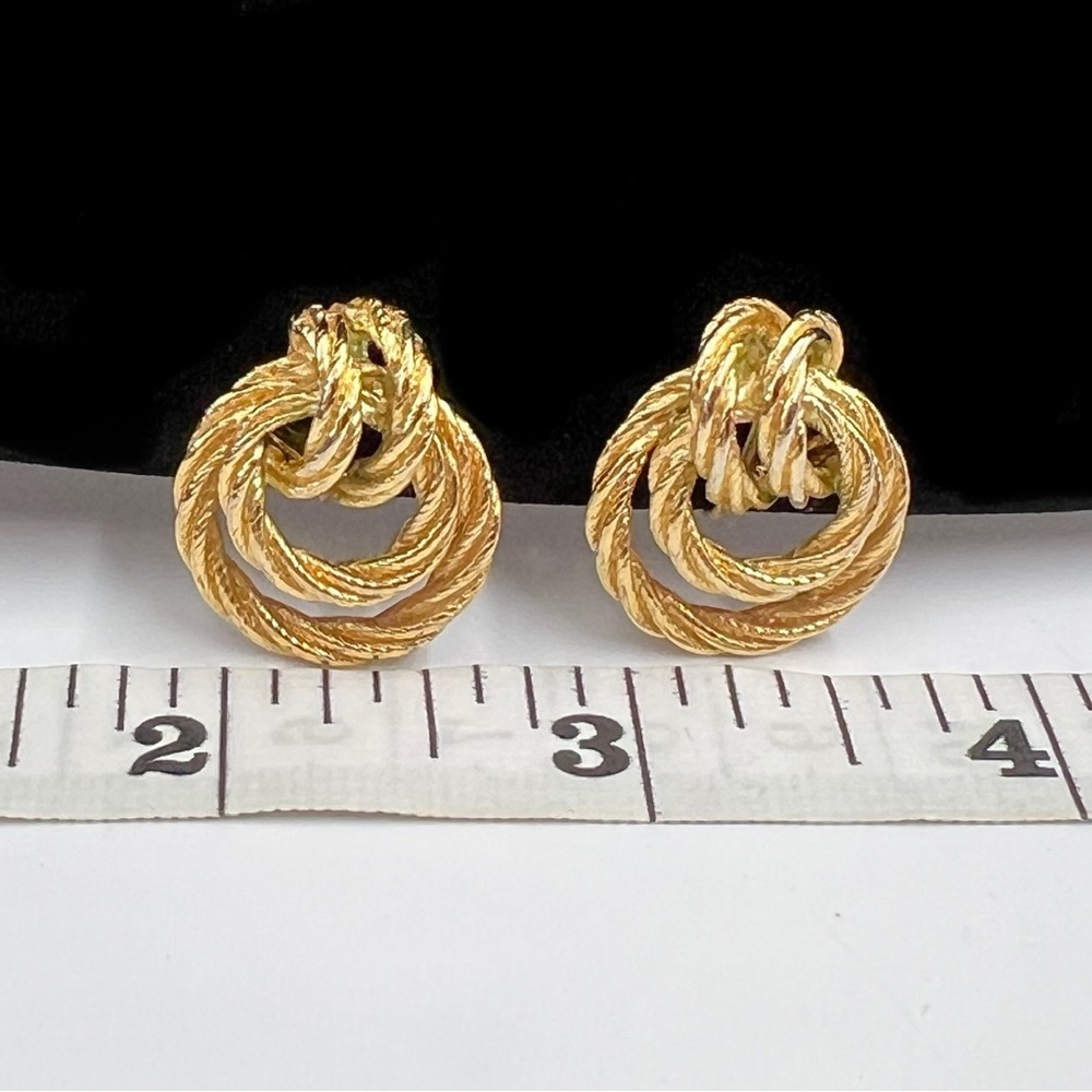 Avon Rope Knot Gold Tone Clip On Earrings - Picture 2 of 5